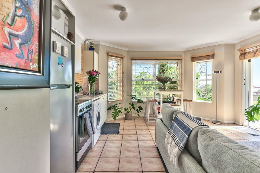 1 Bedroom Property for Sale in Vredehoek Western Cape